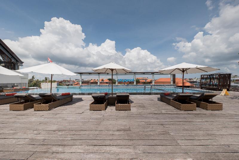 The ONE Legian - Havuz