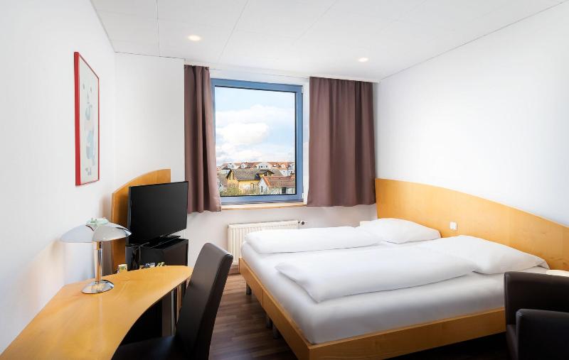 Mainstreet Hotel - Oda