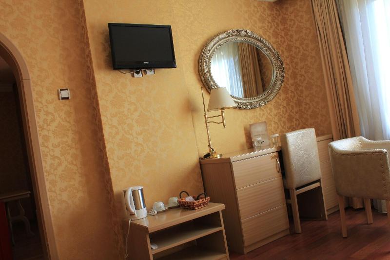 Royal Carine Hotel - Oda
