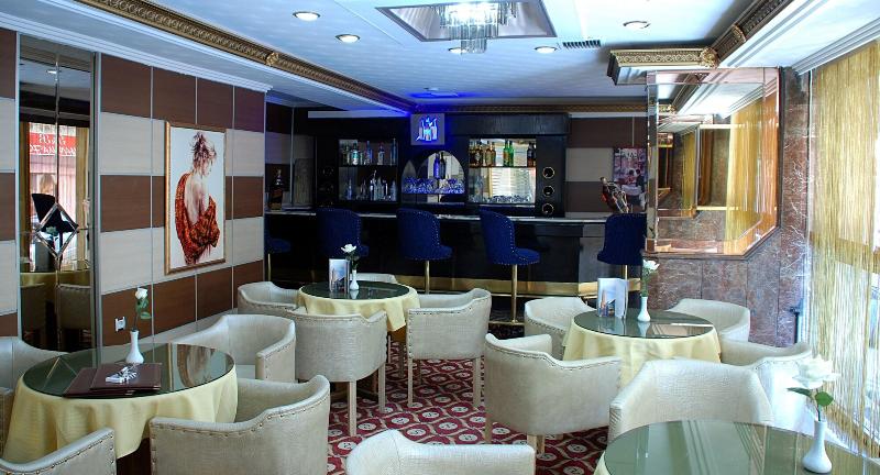 Royal Carine Hotel - Restoran