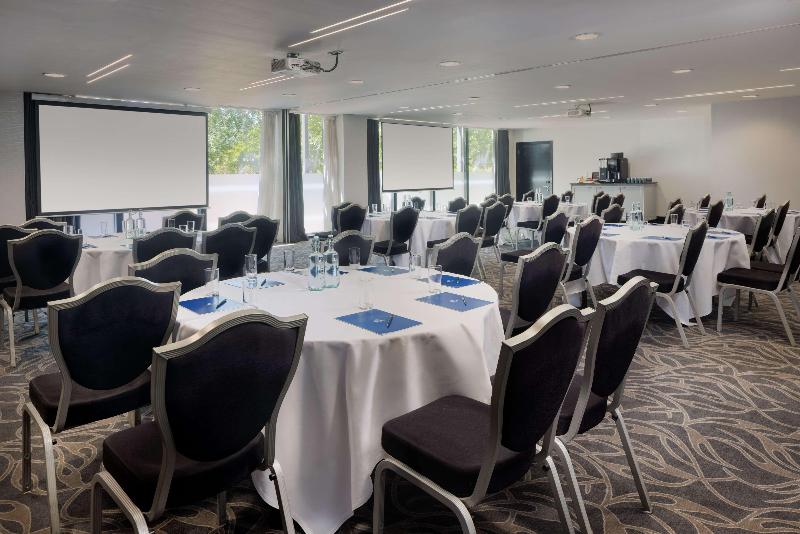 Hilton London Syon Park - Genel