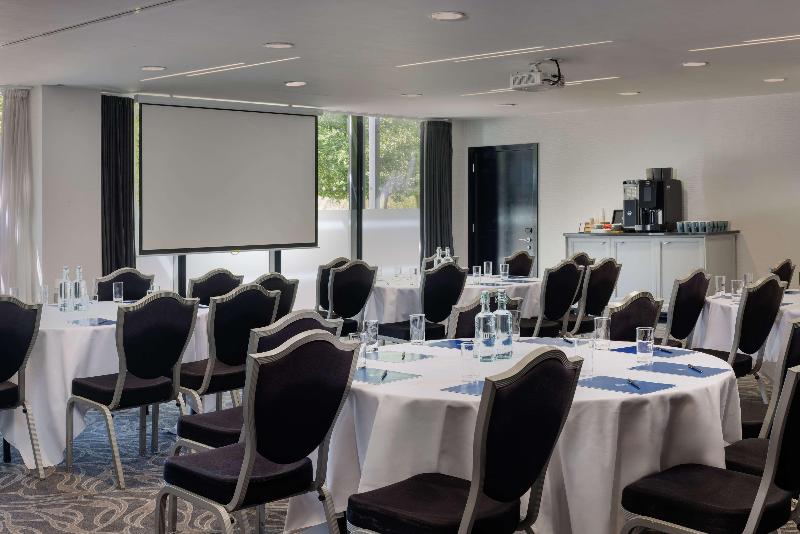 Hilton London Syon Park - Genel