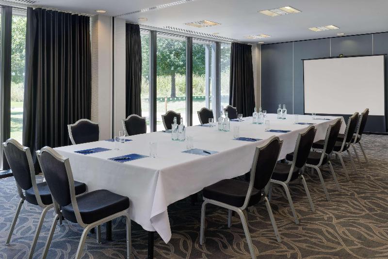 Hilton London Syon Park - Genel