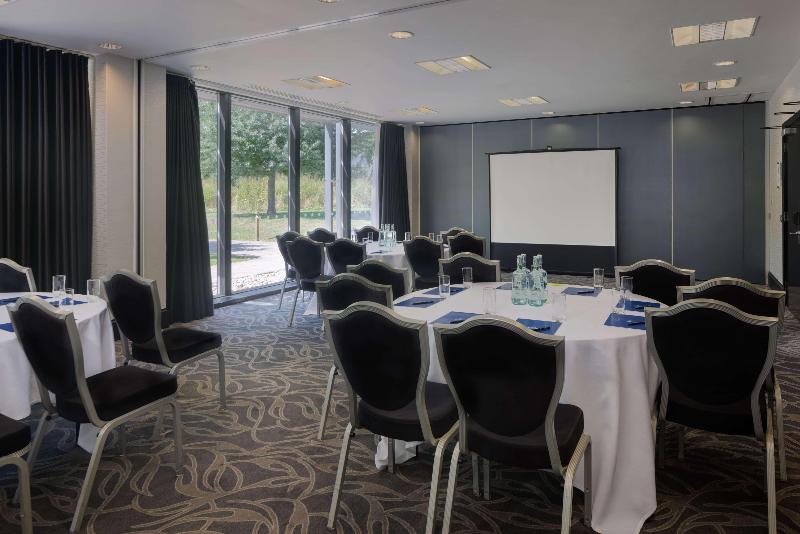 Hilton London Syon Park - Genel
