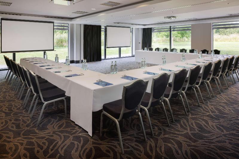 Hilton London Syon Park - Genel