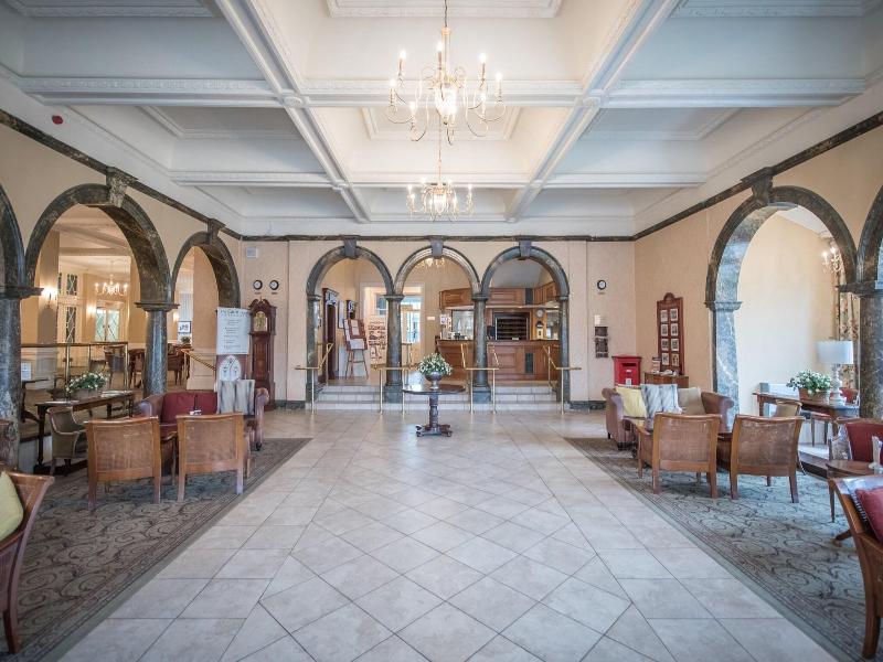 Cairn Hotel - Lobi