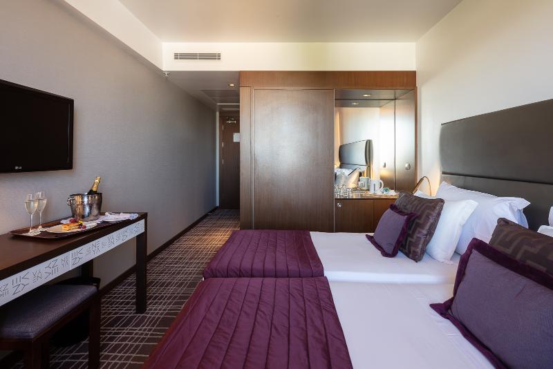 Neya Lisboa Hotel - Oda