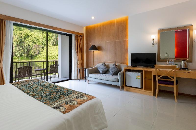 Tinidee Golf Resort Phuket - Oda