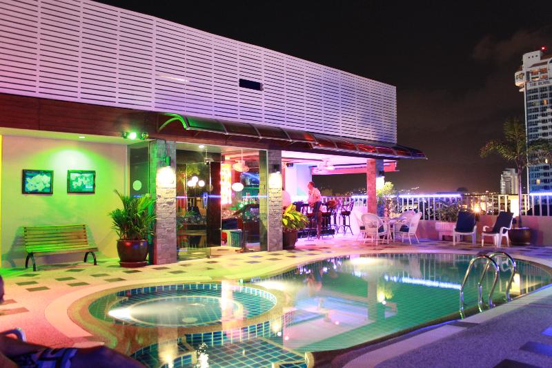 Patong Hemingway's Hotel - Bar