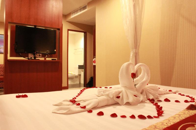 Patong Hemingway's Hotel - Oda
