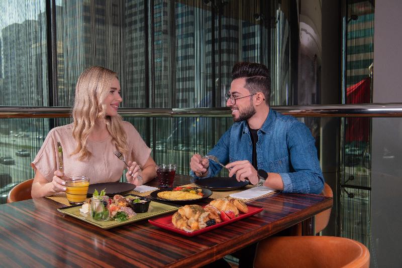 Centro Al Manhal by Rotana - Restoran