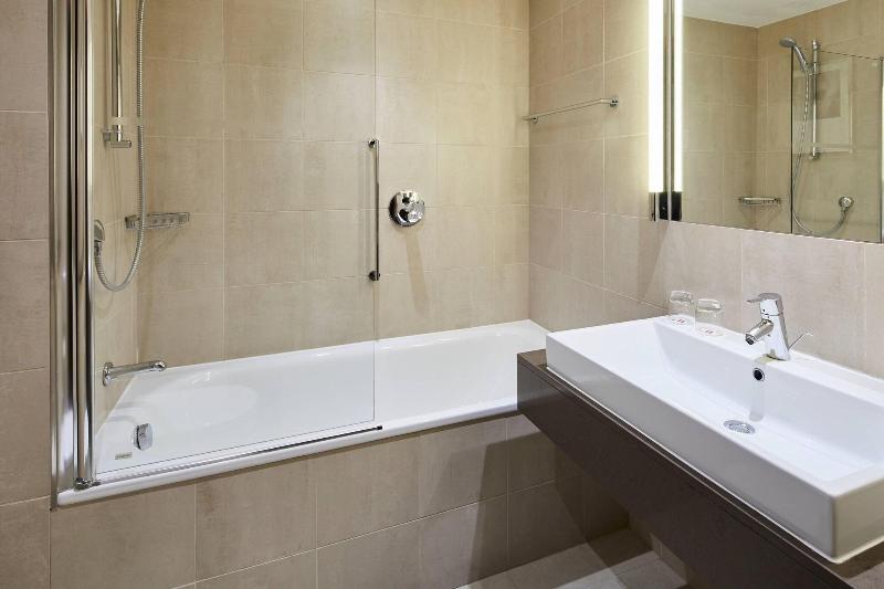 Lingfield Park Marriott Hotel & Country Club - Oda