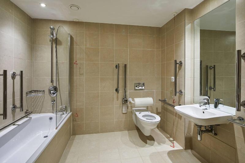 Lingfield Park Marriott Hotel & Country Club - Oda