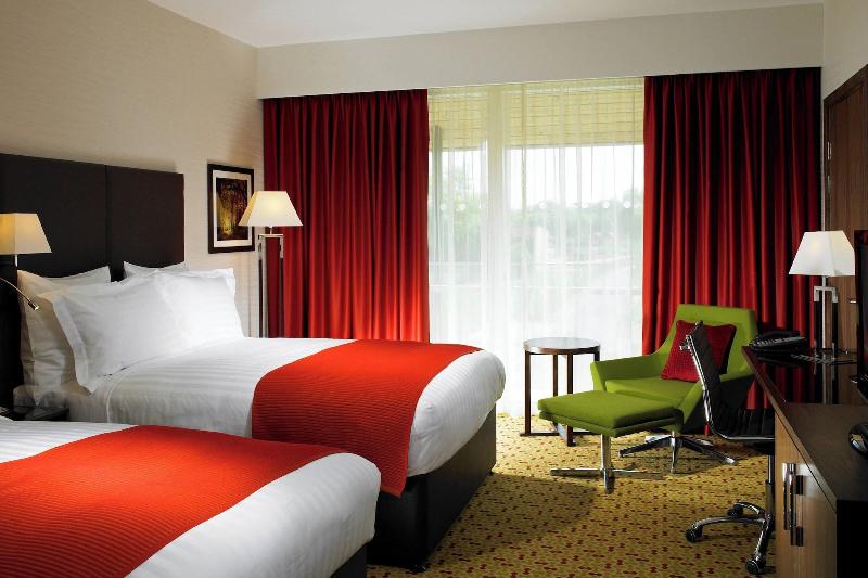 Lingfield Park Marriott Hotel & Country Club - Oda