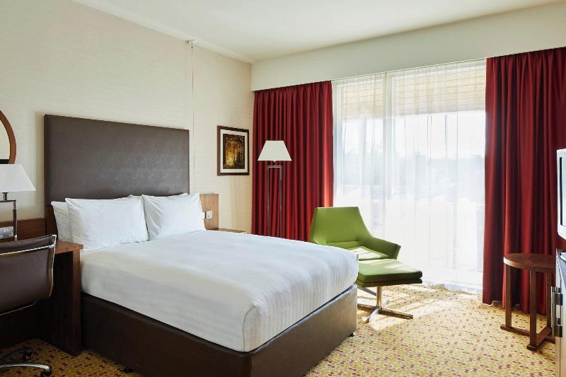 Lingfield Park Marriott Hotel & Country Club - Oda