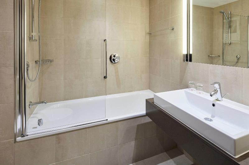 Lingfield Park Marriott Hotel & Country Club - Oda