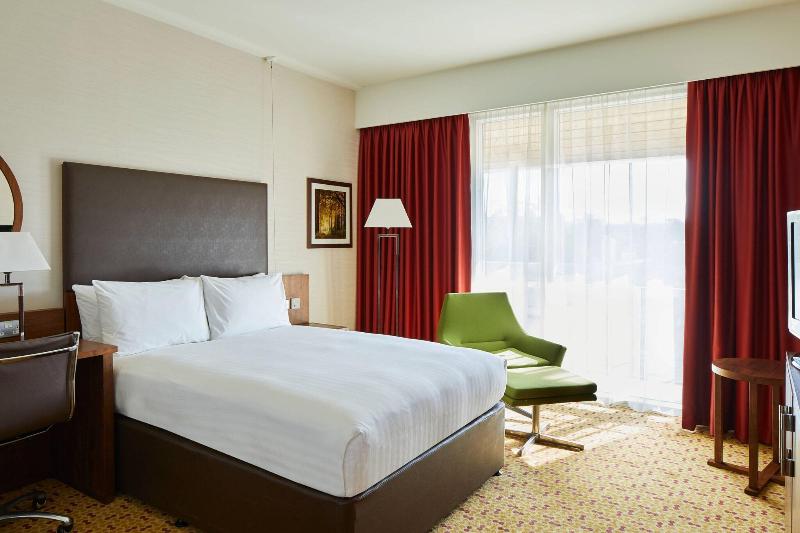 Lingfield Park Marriott Hotel & Country Club - Oda