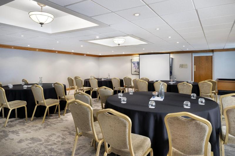Delta Hotels by Marriott Tudor Park Country Club - Toplantı