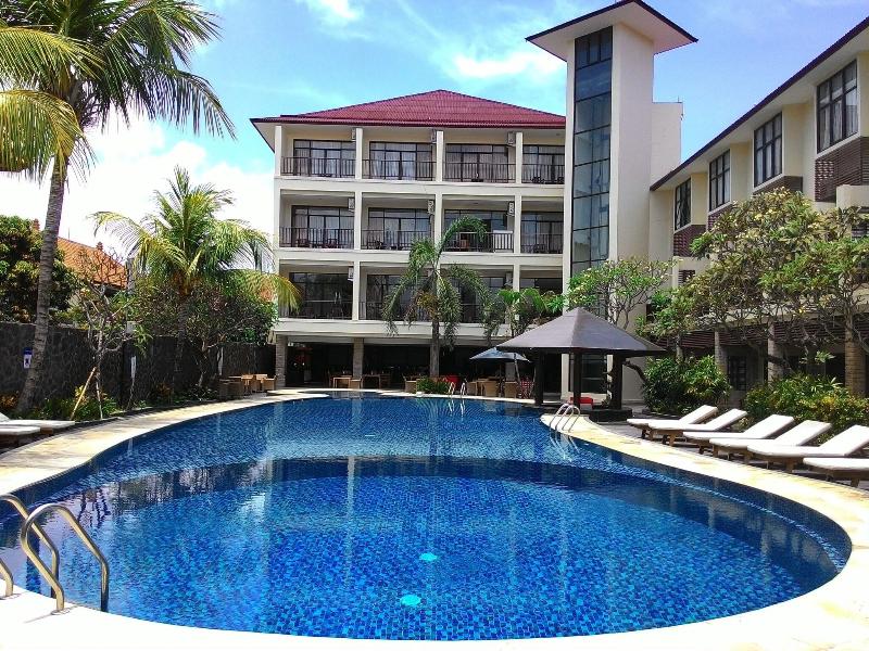 Best Western Resort Kuta - Havuz