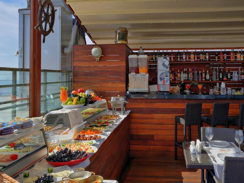 Burckin Suites Hotel - Restoran
