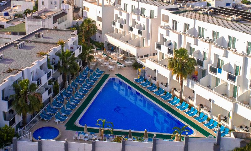 Club Hotel Shark - Genel