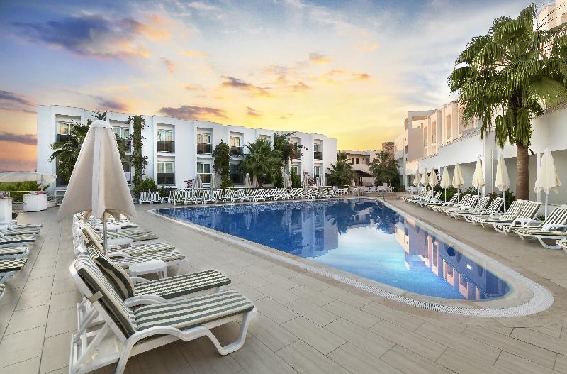 Club Hotel Shark - Havuz