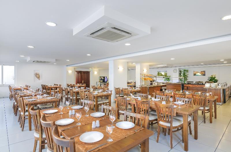 Club Hotel Shark - Restoran