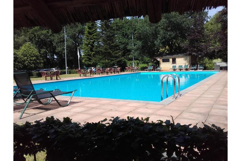 Hotel Veluwe De Beyaerd - Havuz
