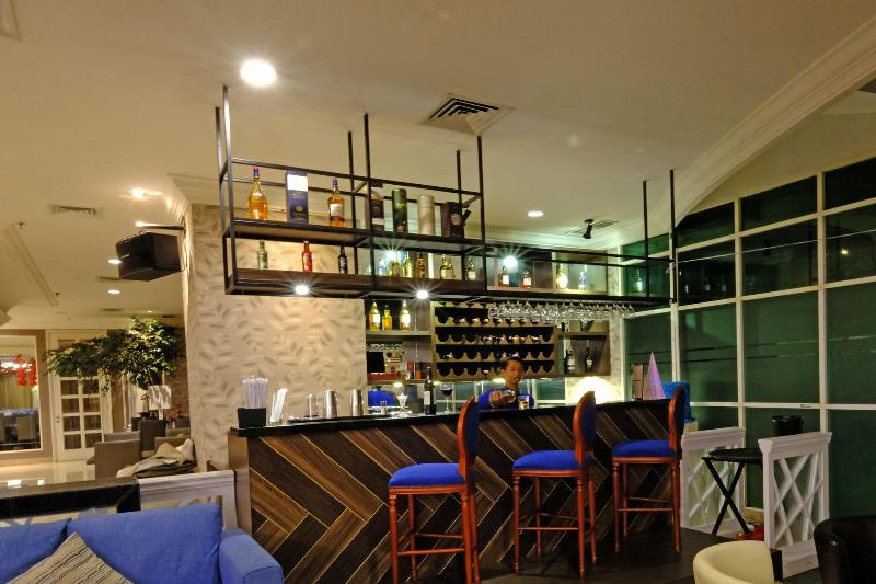 The Bellezza Suites - Bar