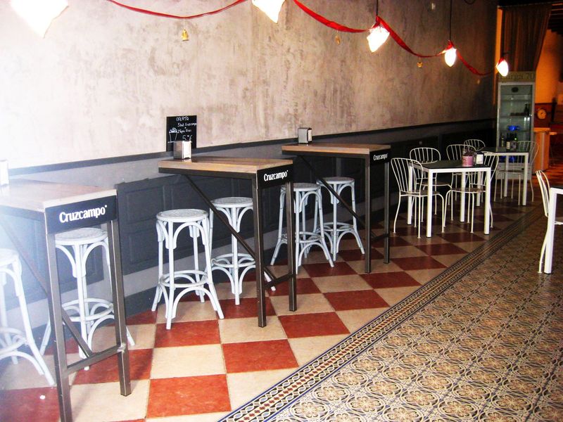 Larga 70 - Bar