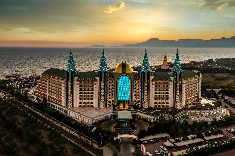 Delphin Imperial - Genel