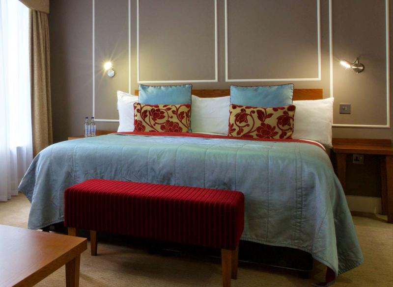 London Chigwell Prince Regent BW Signature - Oda