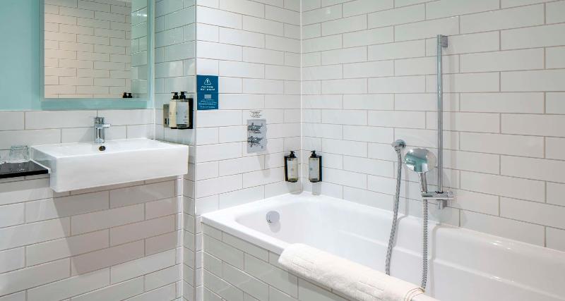 London Chigwell Prince Regent BW Signature - Oda