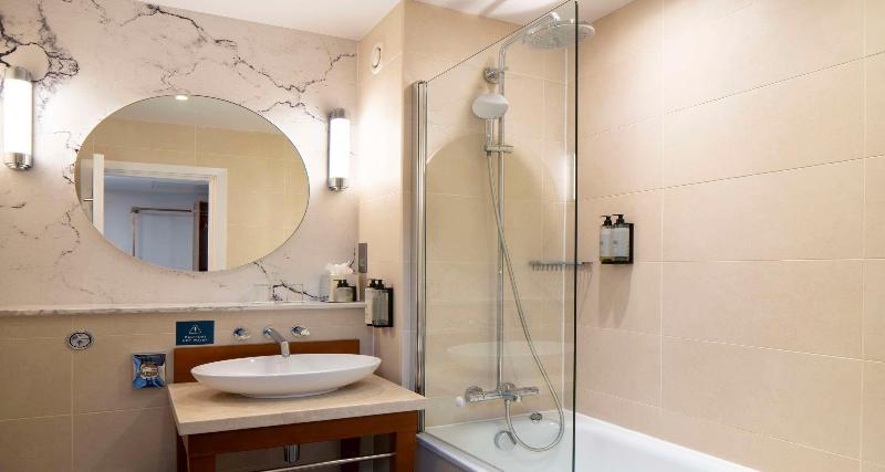 London Chigwell Prince Regent BW Signature - Oda