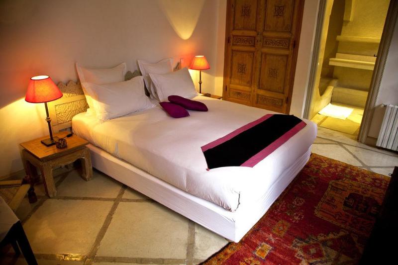 Riad Alma - Genel