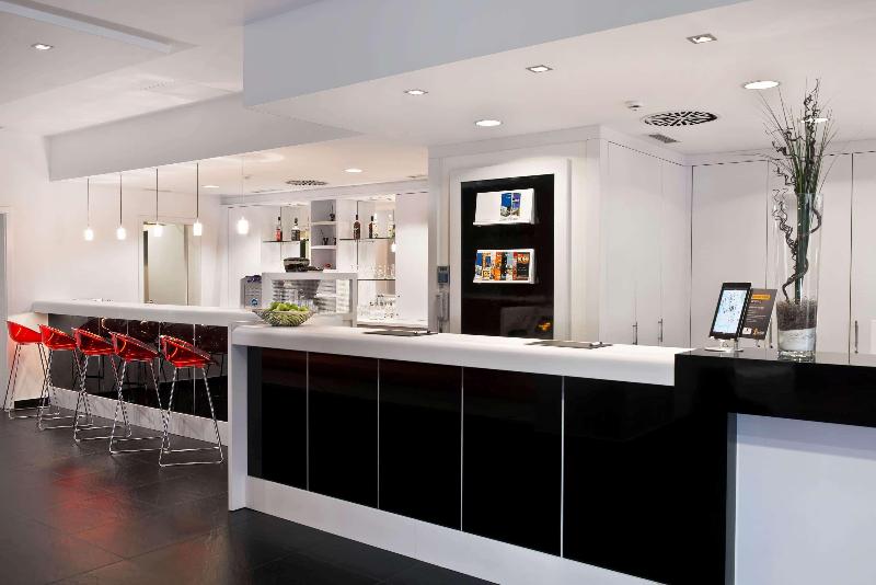 Wyndham Garden Hotel Duesseldorf City Koenigsallee - Bar