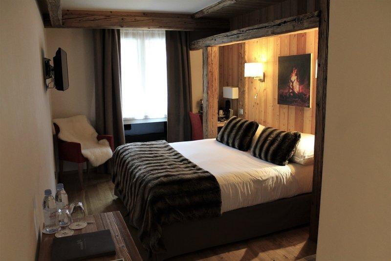 Au Coeur Du Village Hotel - Genel