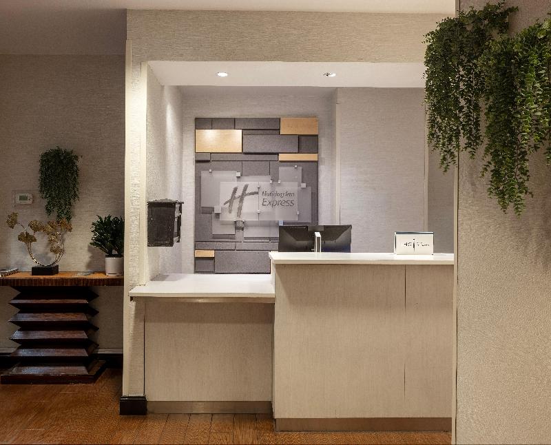 Holiday Inn Express New York City Times Square - Lobi