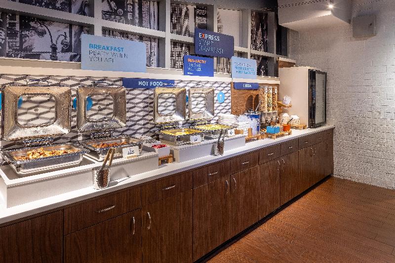 Holiday Inn Express New York City Times Square - Restoran