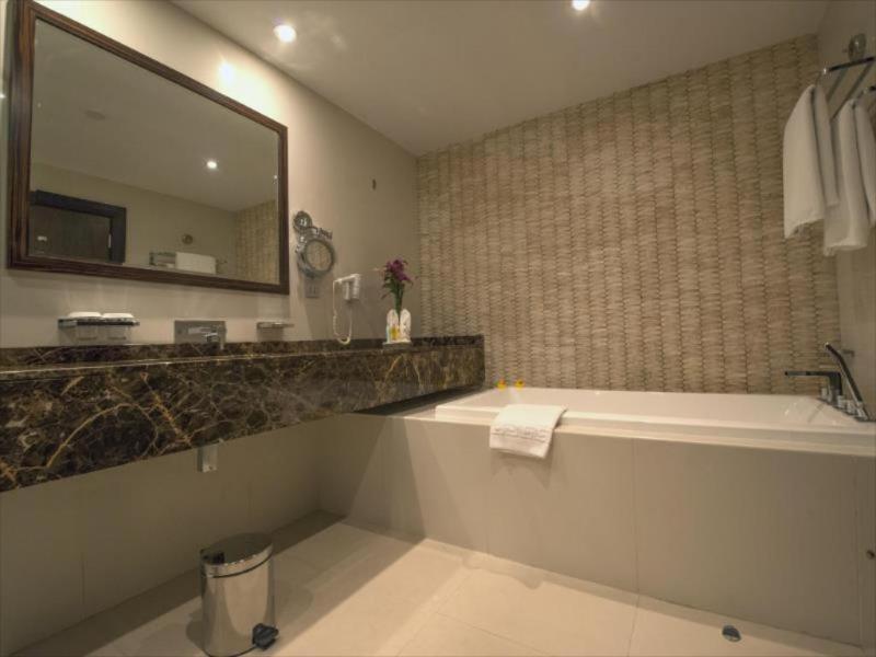 Mirfa Hotel -Sea View - Oda