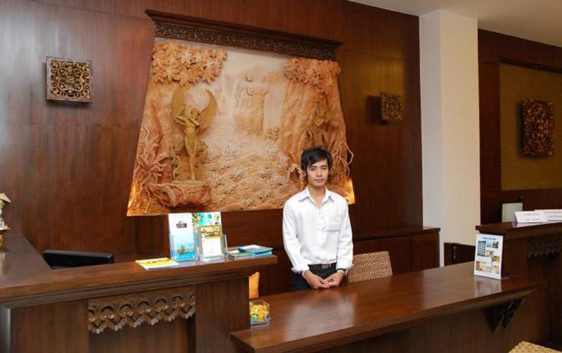 Nicha Suite Hua Hin Hotel - Lobi