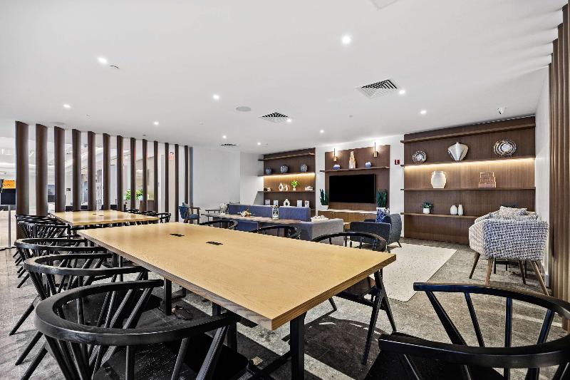 DoubleTree by Hilton New York JFK Airport - Genel