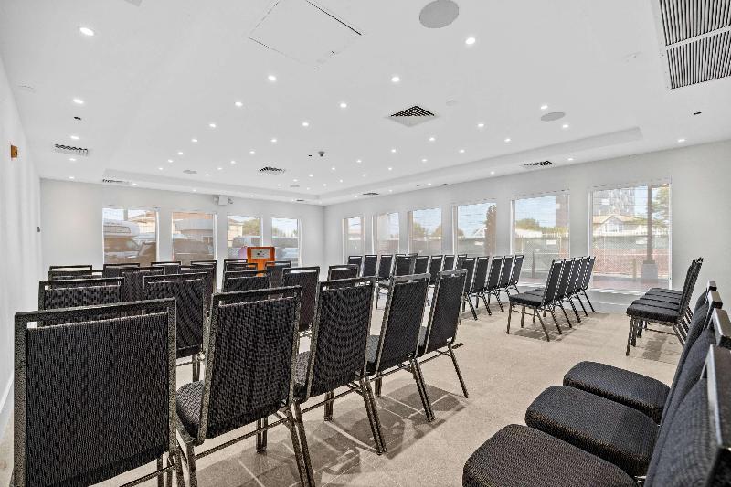 DoubleTree by Hilton New York JFK Airport - Genel