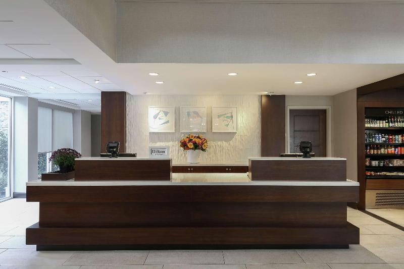 Hilton Garden Inn Melville - Lobi