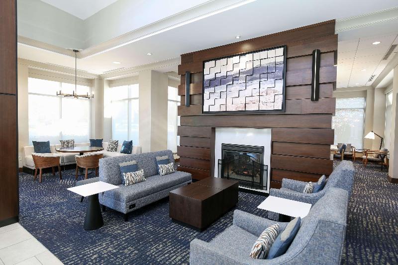 Hilton Garden Inn Melville - Lobi
