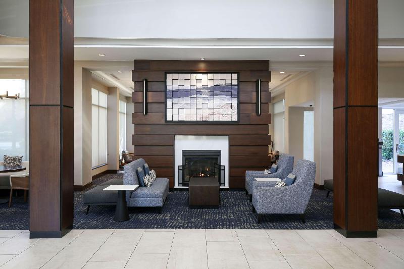 Hilton Garden Inn Melville - Lobi