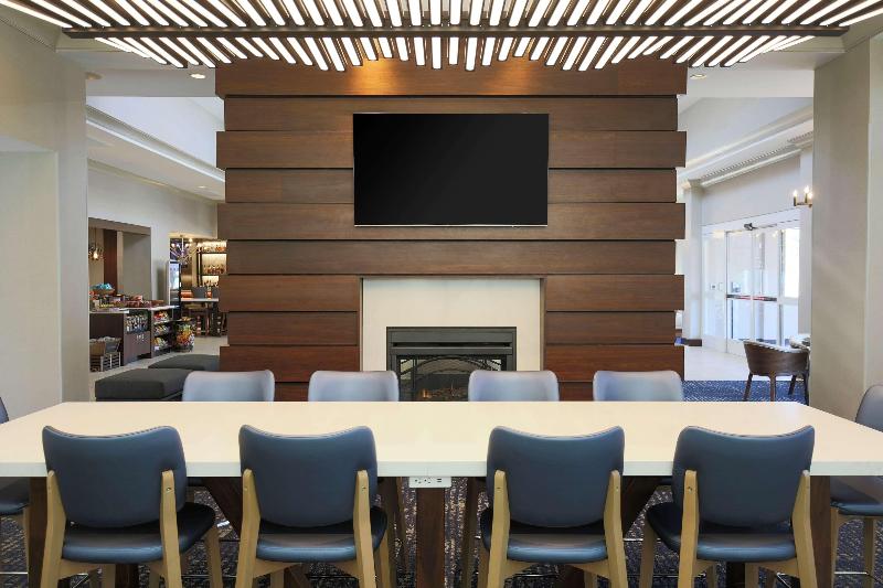 Hilton Garden Inn Melville - Lobi