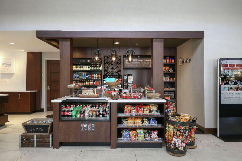Hilton Garden Inn Melville - Restoran