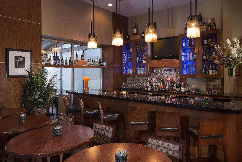 DoubleTree by Hilton Hotel New York City Chelsea - Bar