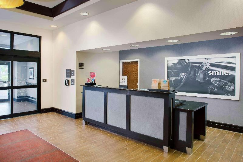 Hampton Inn Garden City Long Island - Genel